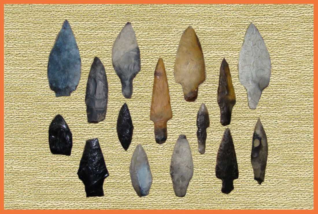 Каменные кинжалы, ножи, наконечники копий